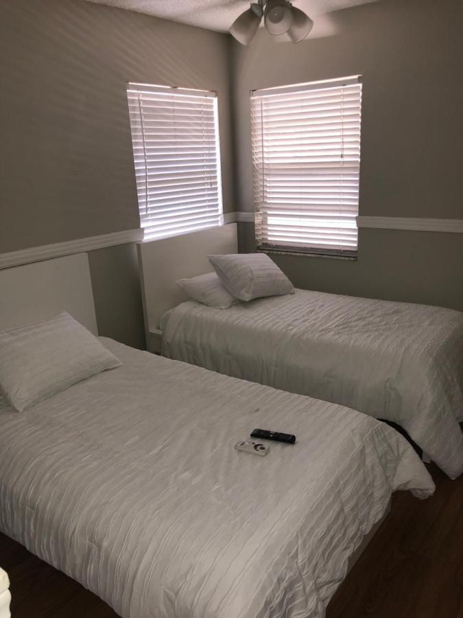Cheerful 3 Bed House In A Cul- De-Sac! Villa Tampa Exteriör bild